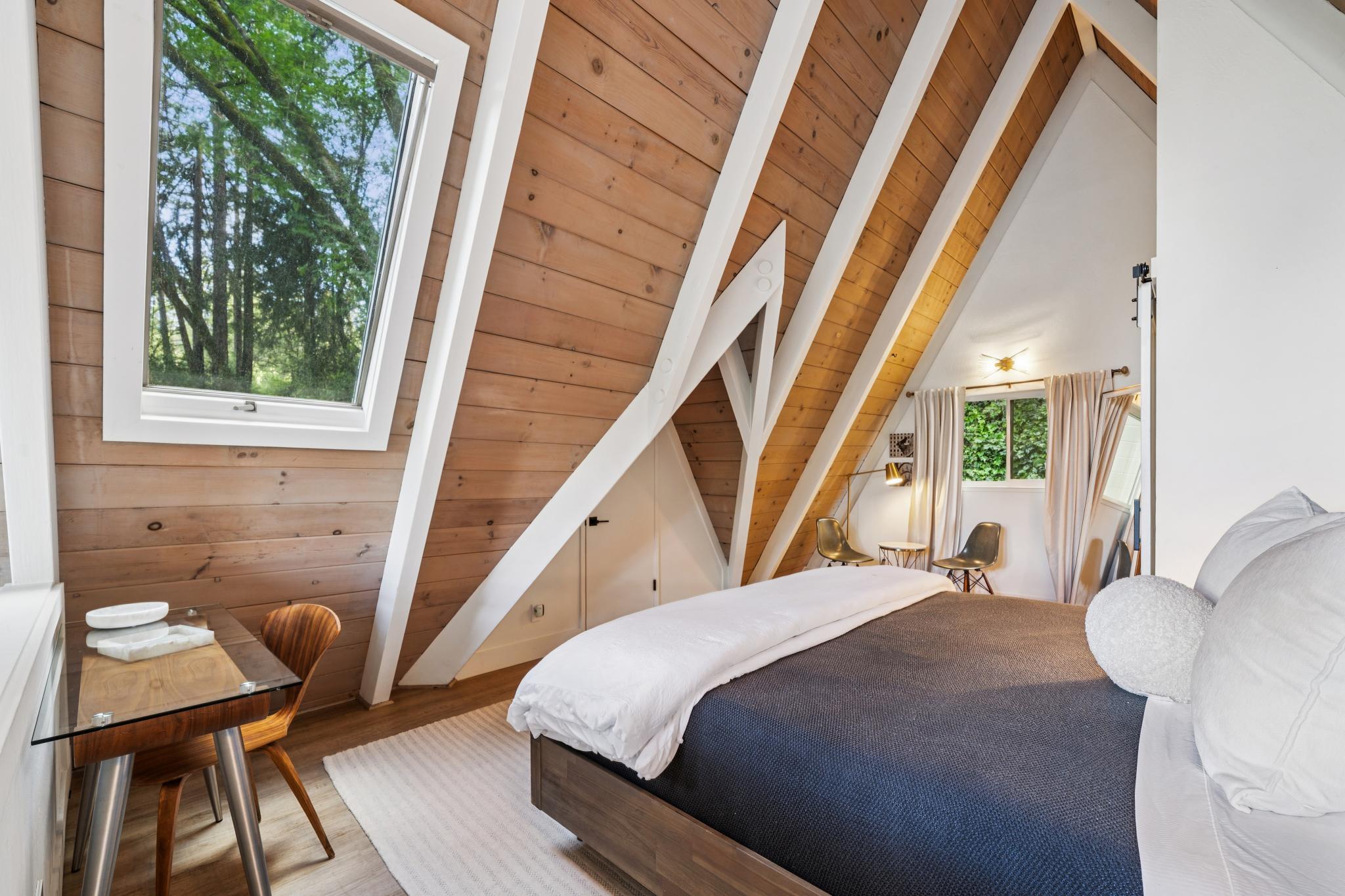 Wake above the clouds — the retreat bedroom